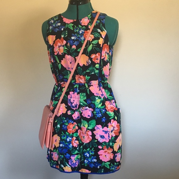 Floral dress WITH POCKETS and neon flowers - Picture 1 of 3
